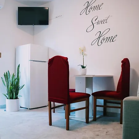 Park And Sunny Terrace Apartman