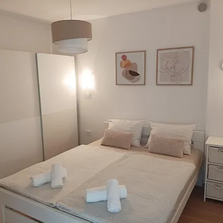 Apartma Park And Sunny Terrace Ankaran